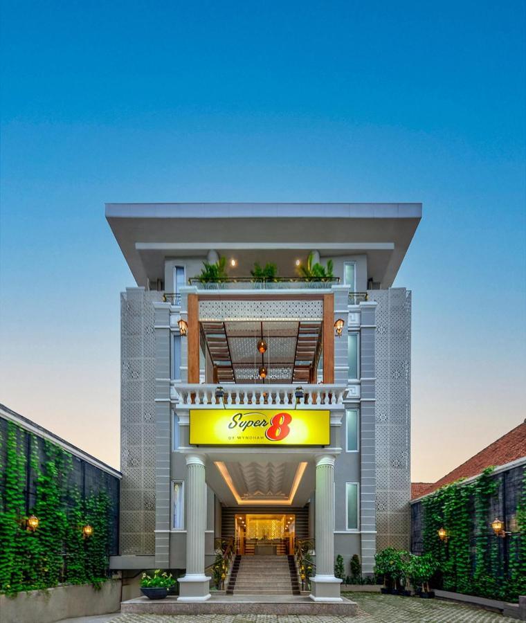 Super 8 By Wyndham Solo Hotel Kültér fotó