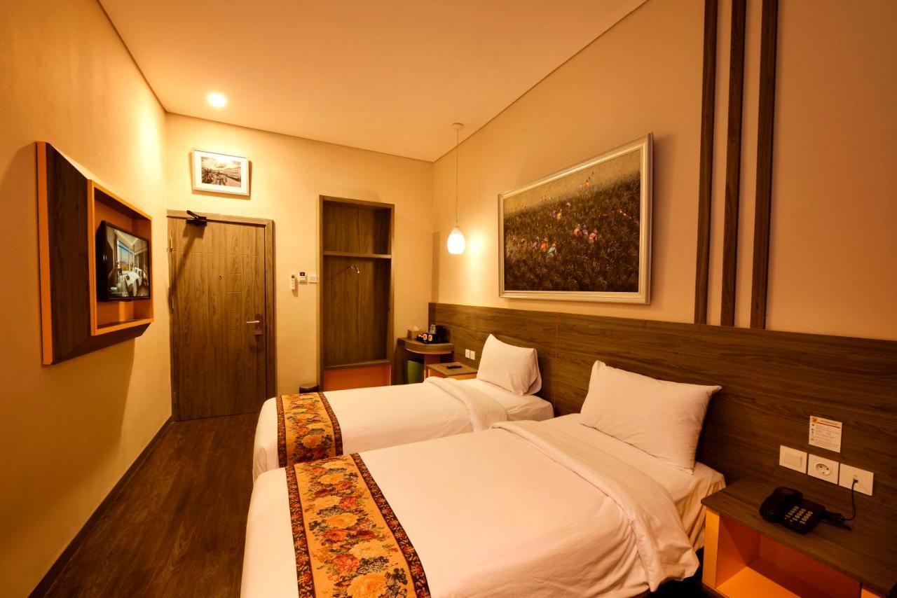 Super 8 By Wyndham Solo Hotel Kültér fotó